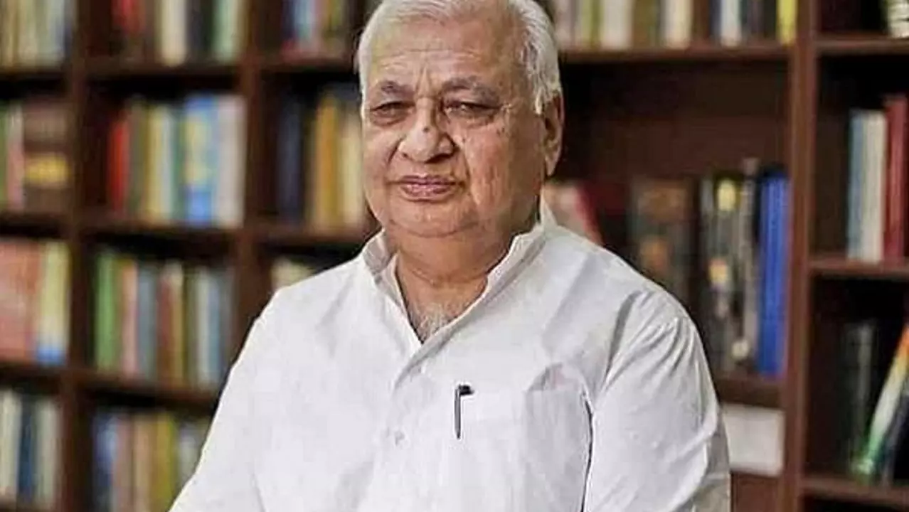 ഓര്ഡിനന്സുകള് പുതുക്കാന് ഒപ്പിടാതെ ഗവര്ണര് ആരിഫ് മുഹമ്മദ് ഖാന്