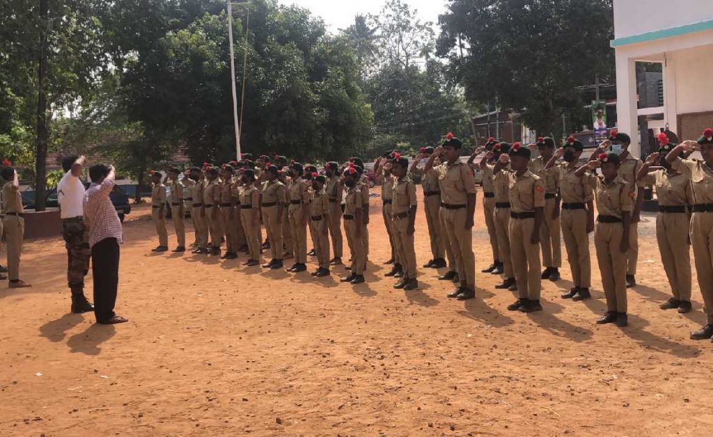 എച്ച് എസ് എസ് മയ്യനാടിൽ സൈനികാഭ്യാസത്തോടെ എൻസിസി പാസിംഗ് ഔട്ട് പരേഡ്