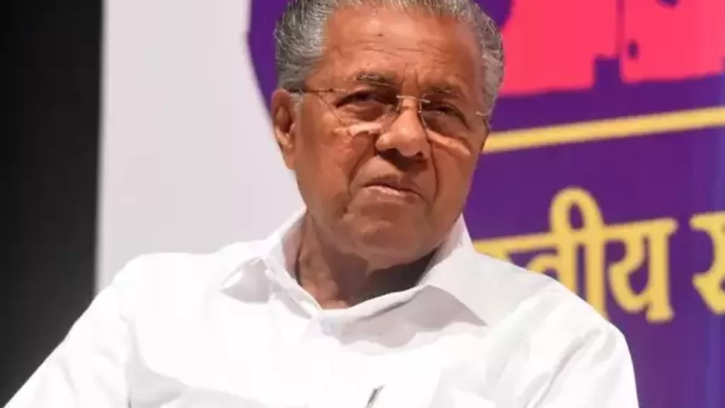 ദുരിതാശ്വാസ ഫണ്ട് വകമാറ്റിയ കേസ്; മൂന്നംഗ വിശാല ബെഞ്ചിന് വിട്ട് ലോകായുക്ത