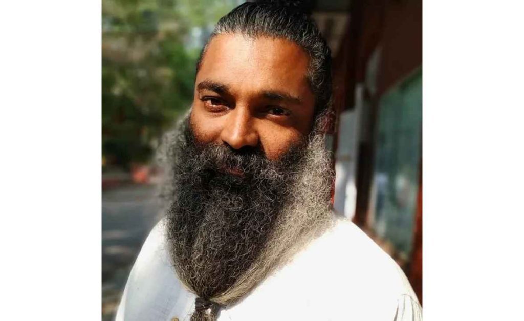 എഫ്.ടി.ഐ.ഐ അധ്യാപകൻ ജിജോയ് പി ആർ  കെ ആർ നാരായണൻ ഇൻസ്റ്റിറ്റ്യൂട്ട് ഡയറക്ടർ