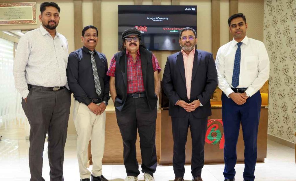 പുരസ്കാരത്തുക നിർധനകുടുംബത്തിന് നൽകുമെന്ന് സൂര്യ കൃഷ്മമൂർത്തി; രണ്ടുലക്ഷം രൂപ നൽകി എം.എ യൂസഫലി