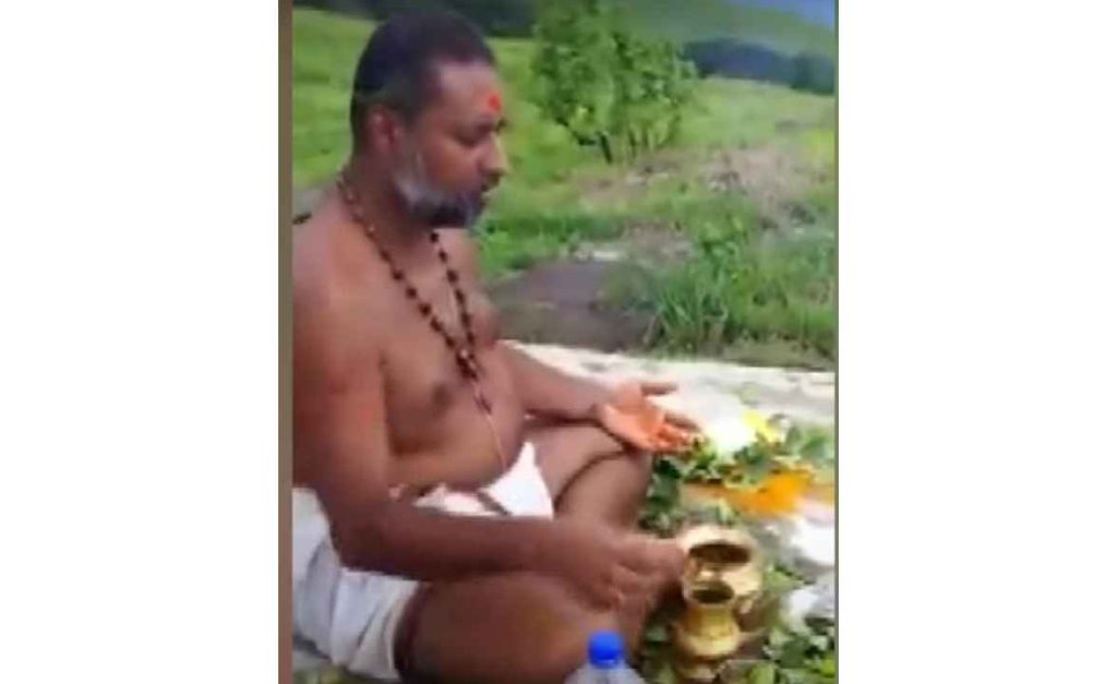 പൊന്നമ്പല മേട്ടിൽ അനധികൃതമായി കടന്നുകയറി പൂജ; കേസെടുത്ത് വനംവകുപ്പ്
