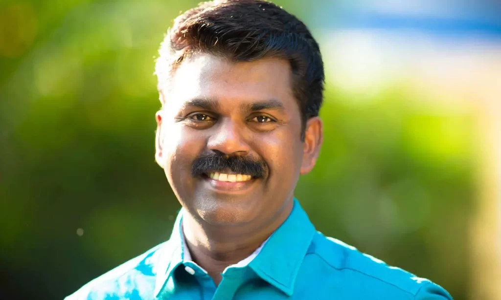 പുറത്താക്കിയെന്ന വാർത്തകളിൽ പ്രതികരിച്ച് പി  വി  ശ്രീനിജിൻ എംഎൽഎ പുറത്താക്കിയിട്ടില്ല, ഔദ്യോഗിക  അറിയിപ്പ്  ലഭിച്ചാൽ  രാജിവയ്ക്കും