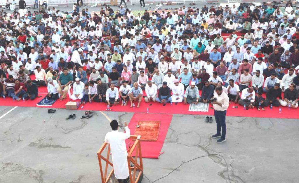 ഇന്ത്യൻ സ്കൂൾ ഈദ് ഗാഹ്; പ്രതികൂല കാലാവസ്ഥയിലും ആയിരങ്ങൾ ഒഴുകിയെത്തി