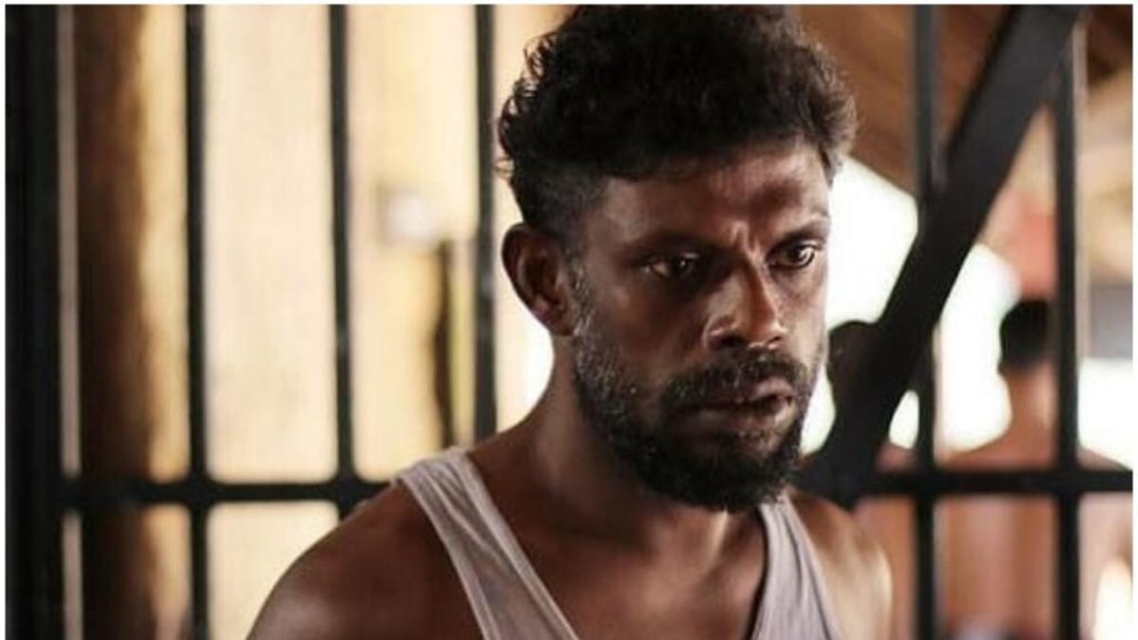 വിനായകനെതിരേ പരാതി വിമാനത്തില് കയറുന്നതിനിടെ മോശമായി പെരുമാറി