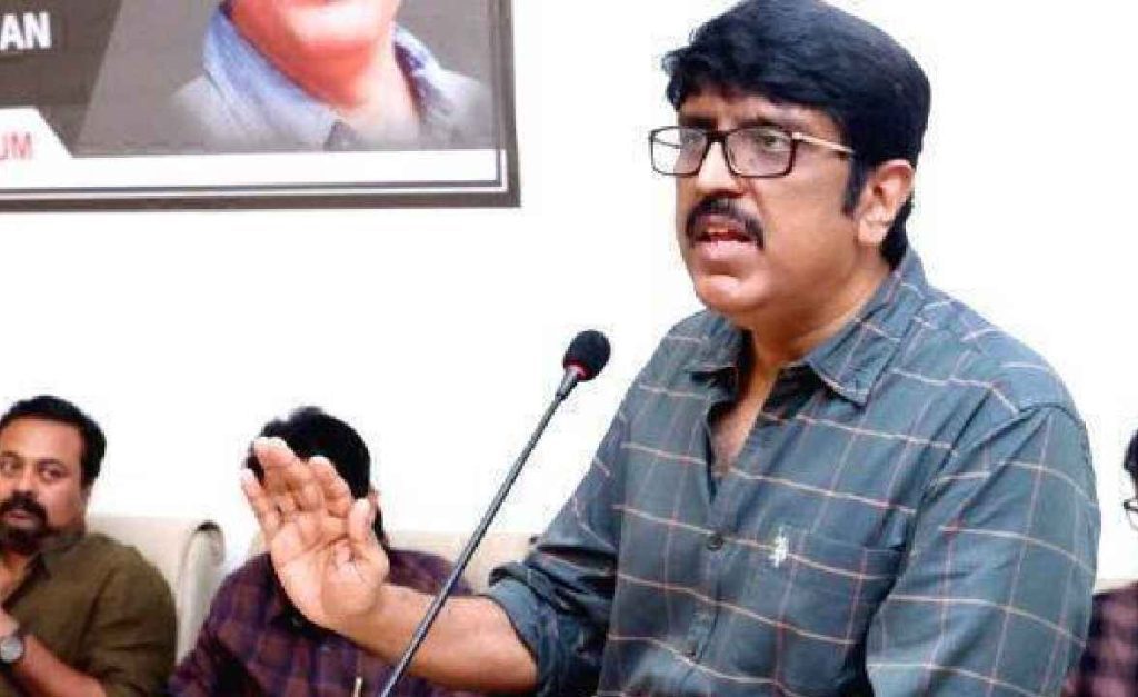 സംവിധായകന്റെ മുറിയിലെ എക്സൈസ് പരിശോധന: ക്രിമിനല് ഗൂഢാലോചന ആരോപിച്ച് ബി ഉണ്ണികൃഷ്ണൻ
