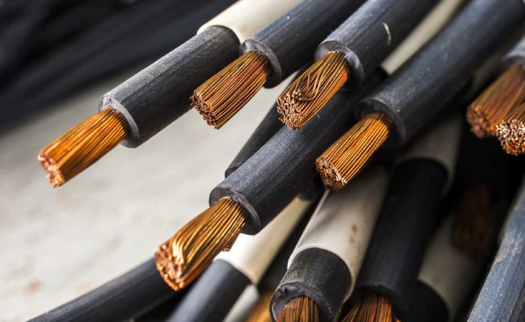 ബഹ്റൈനിൽ ഇലക്ട്രിക് കേബിളുകൾ മോഷ്ടിച്ചതിന് നാല് പേർക്ക് മൂന്ന് വർഷം തടവ് ശിക്ഷ