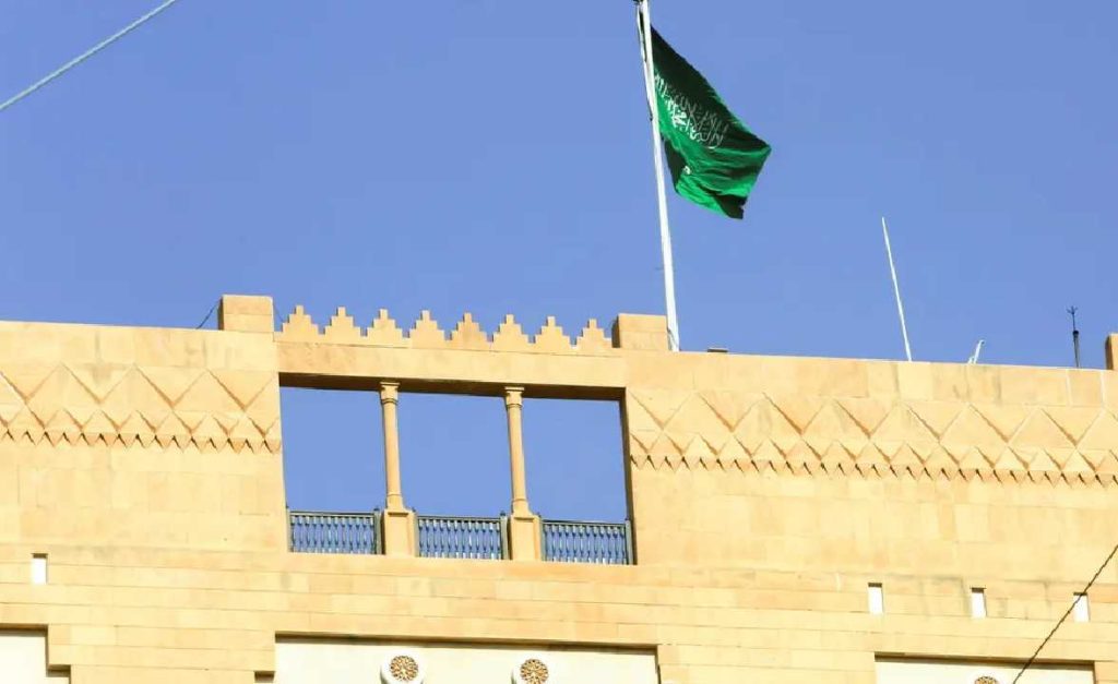 സൗദി അറേബ്യ തങ്ങളുടെ പൗരന്മാരോട് ഉടൻ ലെബനൻ വിടാൻ ആവശ്യപ്പെട്ടു