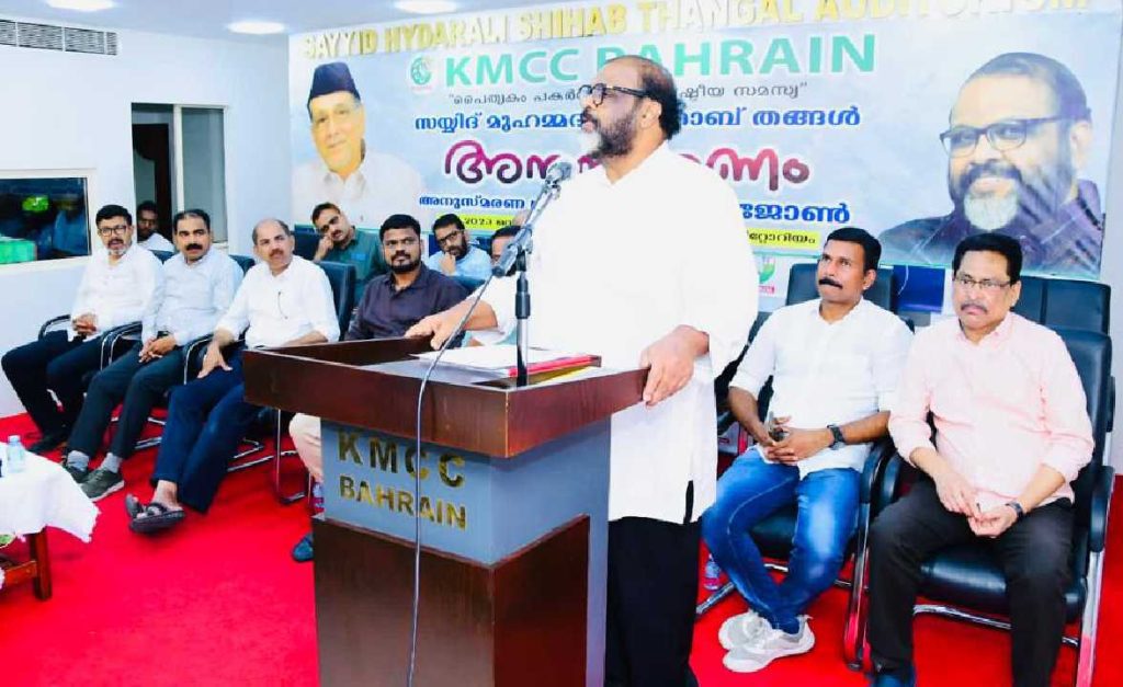 ശിഹാബ് തങ്ങൾ: കാലത്തെ അതിജയിച്ച ഓർമ്മകളുടെ യുഗ പുരുഷൻ – സി പി ജോൺ