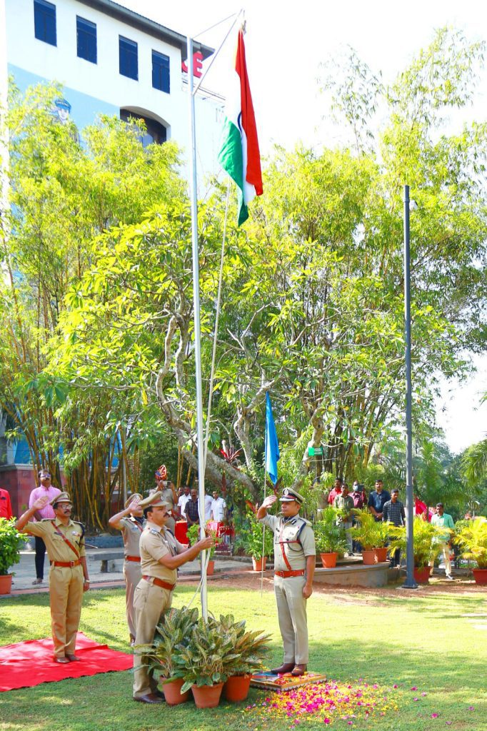 പോലീസ് ആസ്ഥാനത്ത് സ്വാതന്ത്ര്യദിനാഘോഷം വിപുലമായി സംഘടിപ്പിച്ചു