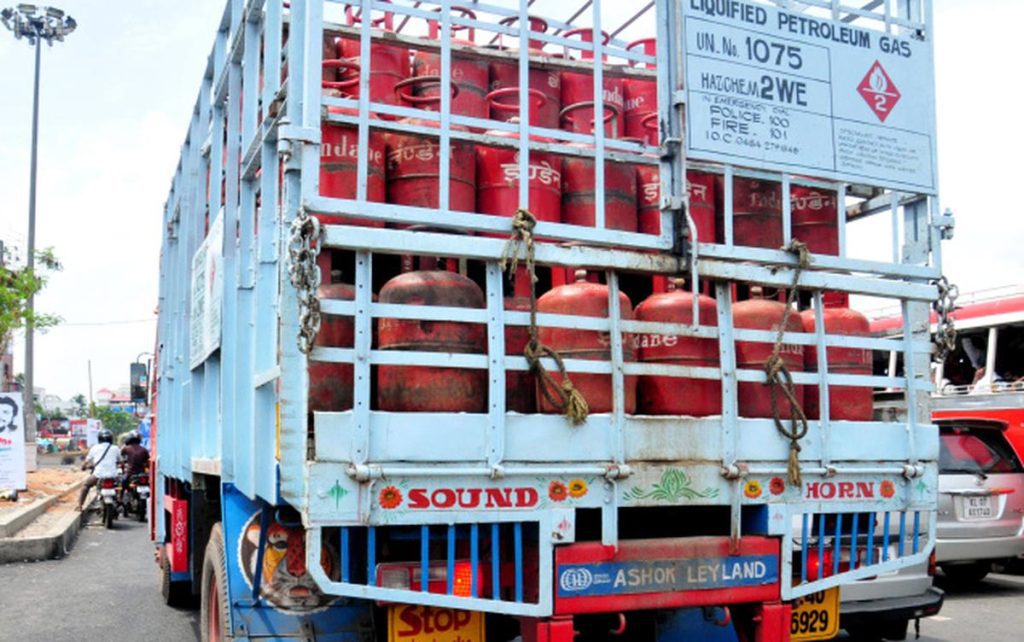 നവംബര് 5 മുതല് LPG സിലിണ്ടര് ട്രക്ക് ഡൈവര്മാര് അനിശ്ചിതകാല സമരത്തിലേക്ക്