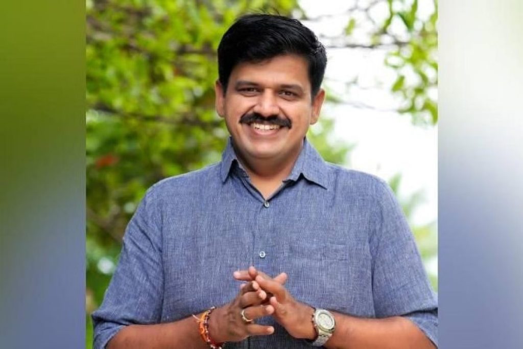ഫെയ്സ്ബുക്കിലൂടെ വിദ്വേഷ പ്രചാരണം നടത്തി; സന്ദീപ് വാര്യര്ക്കെതിരെ പരാതി