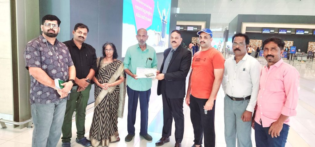 മകൻ പാതിവഴിയിൽ ഉപേക്ഷിച്ചു പോയ മാതാപിതാക്കൾ ദുരിതജീവിതത്തിനൊടുവിൽ നാട്ടിലേക്ക്