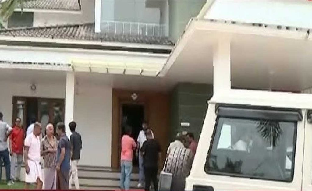 കണ്ണൂരില് വയോധികയെ കെട്ടിയിട്ട് 9 പവന് കവര്ന്നു