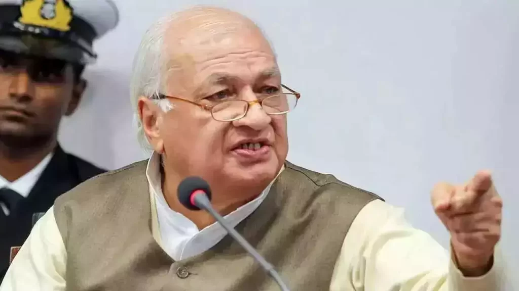‘സർക്കാർ ആഘോഷങ്ങളുടെ പേരിൽ ധൂർത്തടിക്കുന്നു’: കർഷക ആത്മഹത്യയിൽ രൂക്ഷവിമർശനവുമായി ഗവർണർ; തിരുവല്ലയിൽ കർഷകന്റെ വീട്ടിലെത്തും