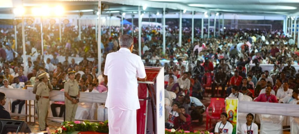 പ്രതിപക്ഷം രാഷ്ട്രീയം പറഞ്ഞാല് ‘സദസിൽ’ തന്നെ മറുപടി കൊടുക്കും; മുഖ്യമന്ത്രി