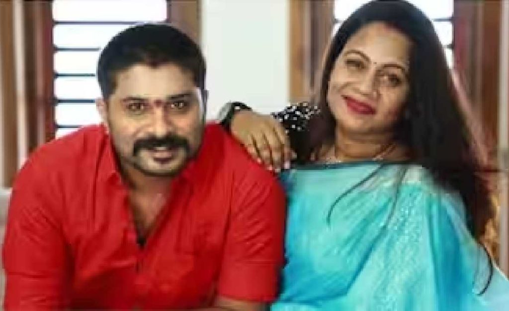 ഹൈറിച്ച് സാമ്പത്തിക തട്ടിപ്പ് കേസ്; ശ്രീനയും പ്രതാപനും ഇന്ന് ഇഡി ഓഫീസിൽ കീഴടങ്ങിയേക്കും