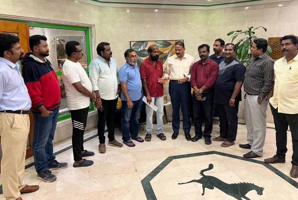 അനന്തപുരി അസോസിയേഷൻ വിമാന ടിക്കറ്റ് നൽകി