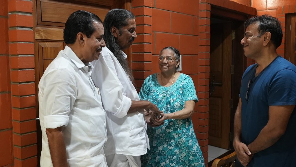 പന്ന്യൻ രവീന്ദ്രൻ വി.എസ്. അച്യുതാനന്ദന്റെ വസതി സന്ദർശിച്ചു