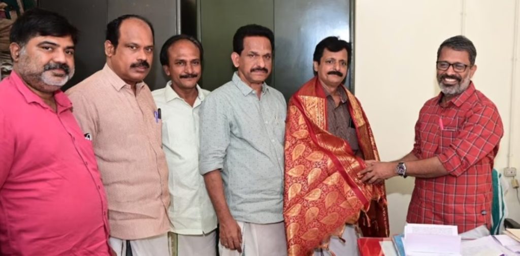 പാലക്കാട് കോണ്ഗ്രസ് ജനറല് സെക്രട്ടറി സിപിഎമ്മില് ചേര്ന്നു