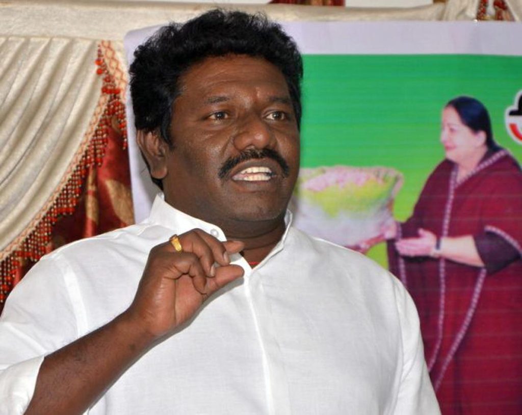 നടൻ കരുണാസിൻ്റെ ഹാൻഡ്ബാഗിൽ നിന്ന് 40 ബുള്ളറ്റുകൾ സുരക്ഷാ സേന പിടിച്ചെടുത്തു