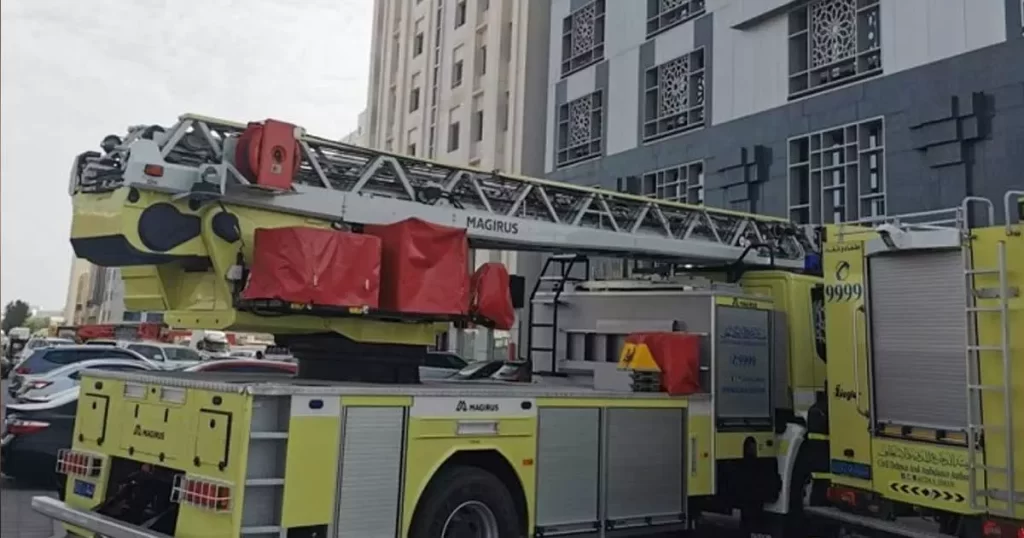 മസ്കത്തില് കെട്ടിടത്തിന് തീ പിടിച്ചു; 80 പേരെ രക്ഷപ്പെടുത്തി