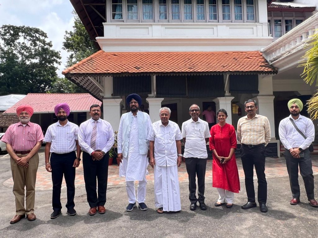 പഞ്ചാബ്  പ്രവാസികാര്യ മന്ത്രിയുടെ നേതൃത്വത്തിലുള്ള സംഘം മുഖ്യമന്ത്രിയുമായി കൂടിക്കാഴ്ച നടത്തി