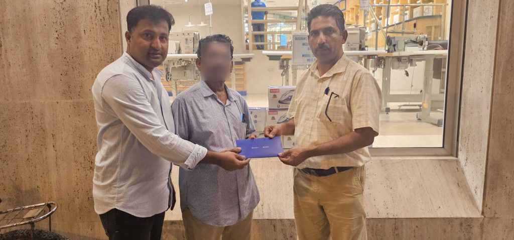 പ്രവാസിക്ക്  നാടണയാൻ കൊല്ലം പ്രവാസി അസോസിയേഷൻറെ കൈത്താങ്ങ്