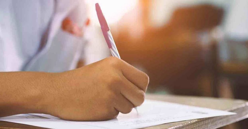 എട്ടാം ക്ലാസിൽ ഇനി ഓൾ പാസ് ഇല്ല; മിനിമം മാർക്ക് നിർബന്ധമാക്കും
