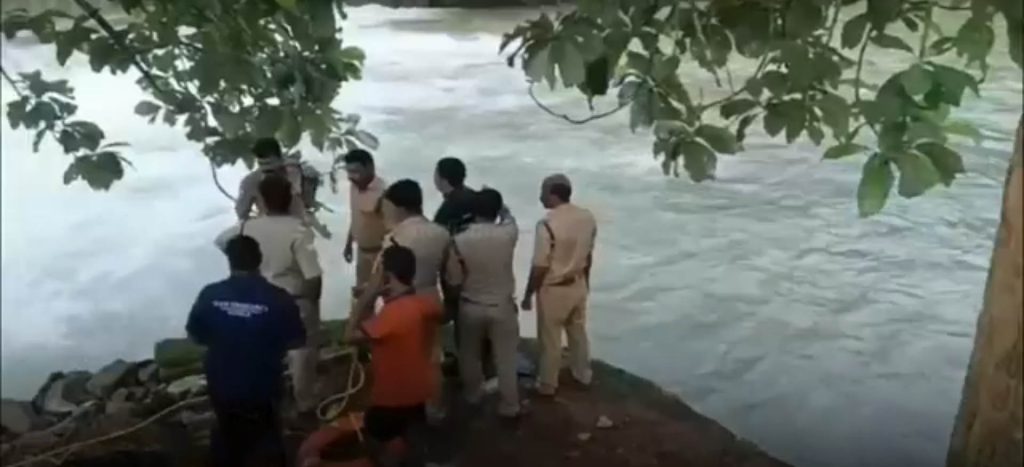 കോട്ടയത്ത് ചെക്ക് ഡാമിൽ കുളിക്കാനിറങ്ങിയ യുവാവിനെ കാണാതായി