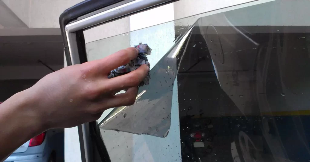 വാഹനങ്ങളിൽ ചട്ടം പാലിച്ച് കൂളിംഗ് ഫിലിം പതിപ്പിക്കാം, നിയമാനുസൃതം ഒട്ടിച്ചവര്ക്ക് പിഴ വേണ്ടെന്ന് ഹൈക്കോടതി