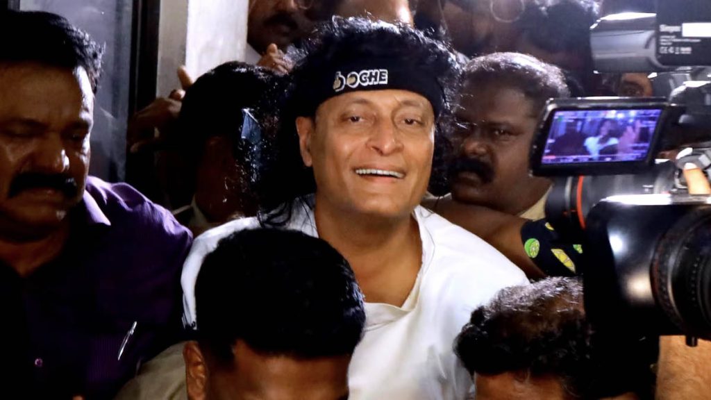 പൊലീസ് മർദിച്ചിട്ടില്ല, കാലിനും നട്ടെലിനും പരുക്കെന്ന് ബോബി; ജാമ്യം നൽകരുതെന്നു പ്രോസിക്യൂഷൻ