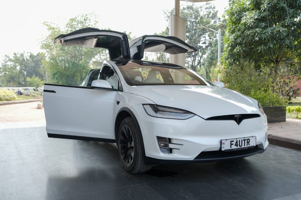 സമ്മിറ്റ് ഓഫ് ഫ്യൂച്ചറില് വരൂ, ടെസ്ല എക്സ് മോഡലിനെ അടുത്തറിയാം