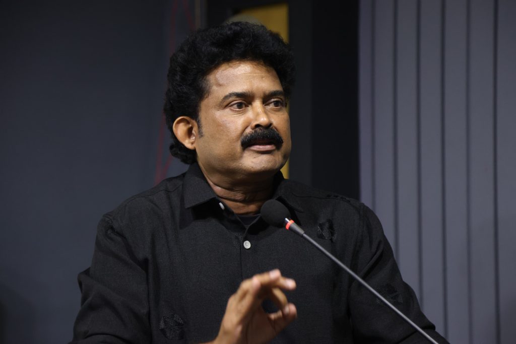 ഗ്ലോബൽ മലയാളം സിനിമയുടെ രണ്ട് ചിത്രങ്ങൾ ഒരുങ്ങി,’ഡെഡിക്കേഷൻ ‘, ‘എയ്ഞ്ചൽസ് & ഡെവിൾസ് ‘ ടൈറ്റിൽ പുറത്ത്