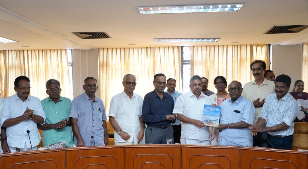 മത്സ്യത്തൊഴിലാളി ക്ഷേമനിധി ബോര്ഡ് ; കമ്മീഷന് ശുപാര്ശ സമര്പ്പിച്ചു
