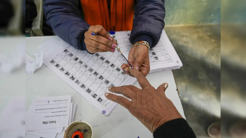 തെരഞ്ഞെടുപ്പ് കമ്മീഷൻ ഇടപെടൽ, പുതിയ വാർഡുകൾക്ക് പുറത്ത് നിന്നും ഉൾപ്പെട്ട വോട്ടര്മാരുടെ പട്ടിക പ്രസിദ്ധീകരിക്കണം