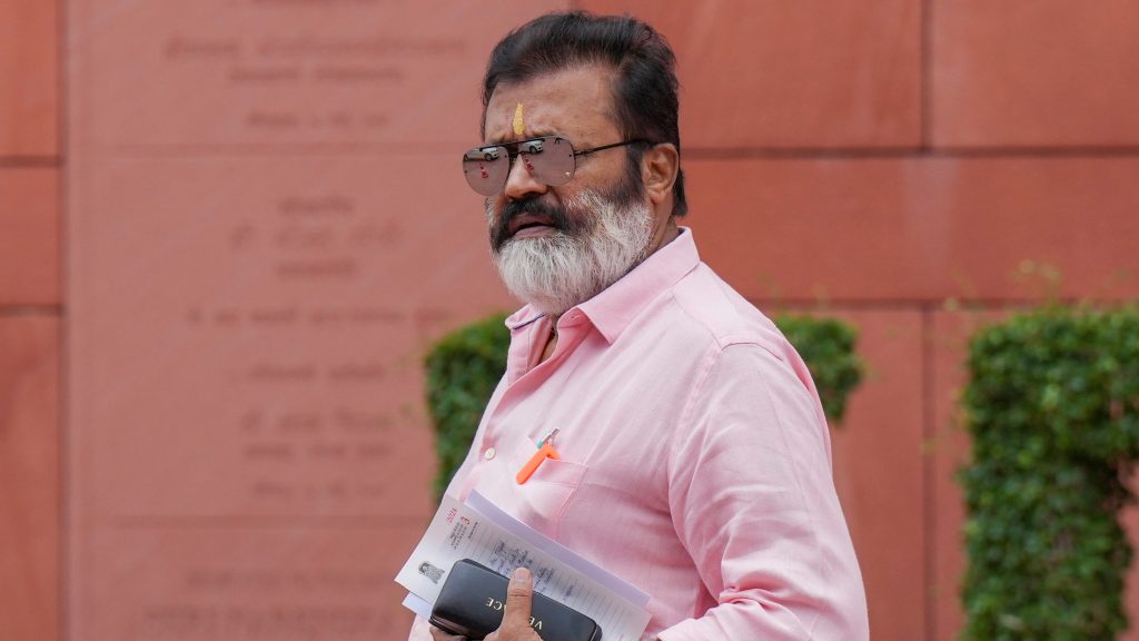 വ്യാജ വോട്ട് ആരോപണം; സുരേഷ് ഗോപിക്കെതിരായ പരാതിയിൽ അന്വേഷണം, തൃശൂർ എസിപിക്ക് അന്വേഷണ ചുമതല