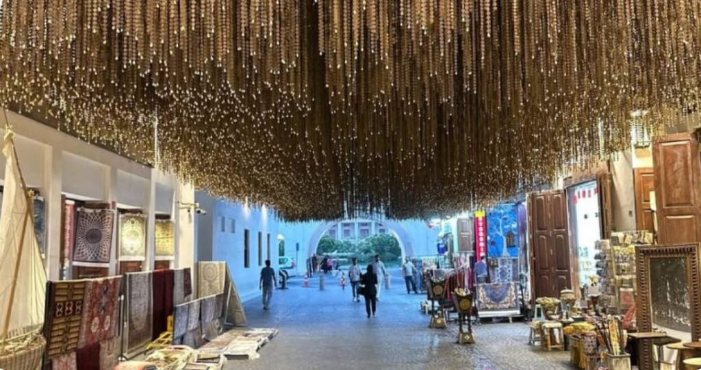 ബാബ് അല് ബഹ്റൈന്റെ പ്രവേശന കവാടത്തിലെ അല് മുര്ത്ത ഇശ നീക്കം ചെയ്തു