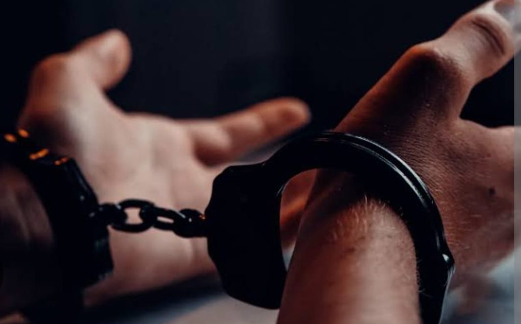 കൗമാരക്കാരനെ കുത്തിപ്പരിക്കേല്പ്പിച്ച കേസില് യുവാവ് അറസ്റ്റില്