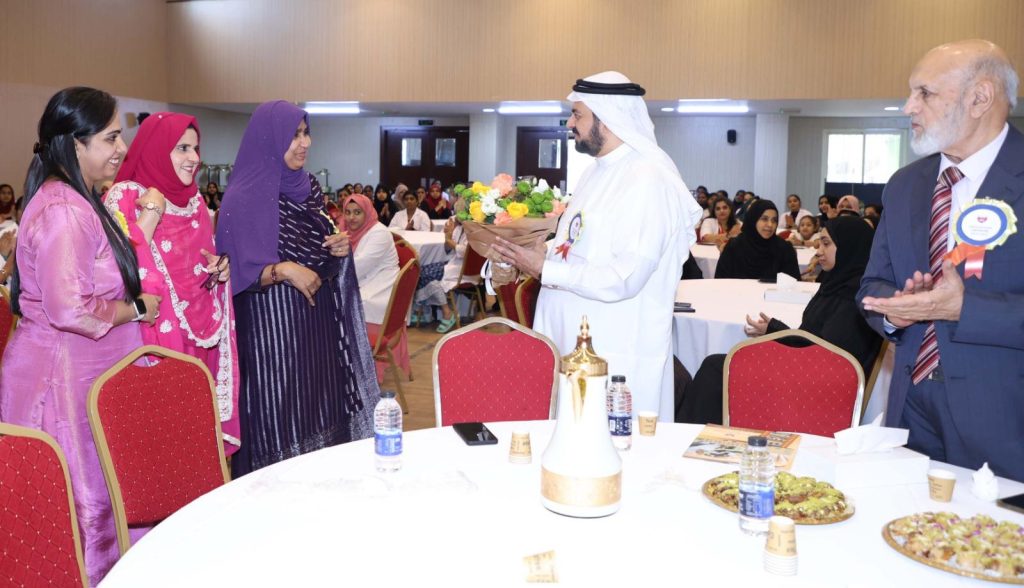 ഇബ്നു അല് ഹൈതം ഇസ്ലാമിക് സ്കൂള് ജീവനക്കാരെ ആദരിച്ചു