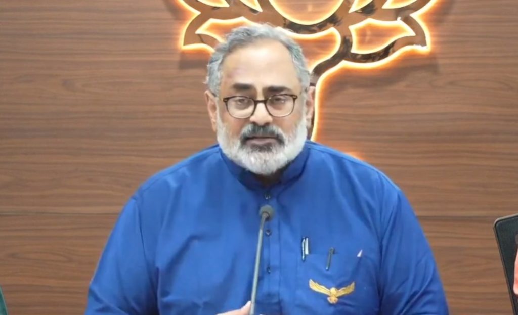 ‘ചില ക്രിമിനലുകള് മാധ്യമ മേഖലയിൽ വന്നിട്ടുണ്ട്, മെസി തട്ടിപ്പ് മറയ്ക്കാൻ വിവാദങ്ങള് ഉണ്ടാക്കുന്നു’; രാജീവ് ചന്ദ്രശേഖര്