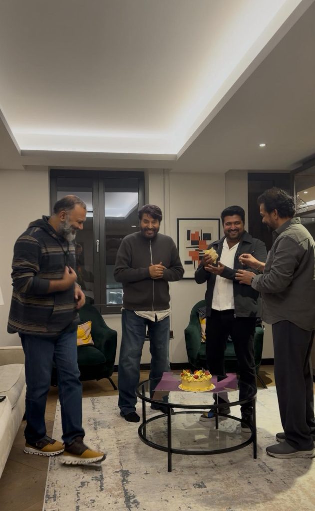 വൻബജറ്റ് ചിത്രം പേട്രിയറ്റിന്റെ ഷൂട്ടിങ് ഇനി യുകെയിൽ; കുടുംബസമേതം യു.കെയിലെത്തിയ മമ്മൂട്ടിക്ക് സ്വീകരണമൊരുക്കി അഡ്വ. സുഭാഷ് മാനുവൽ