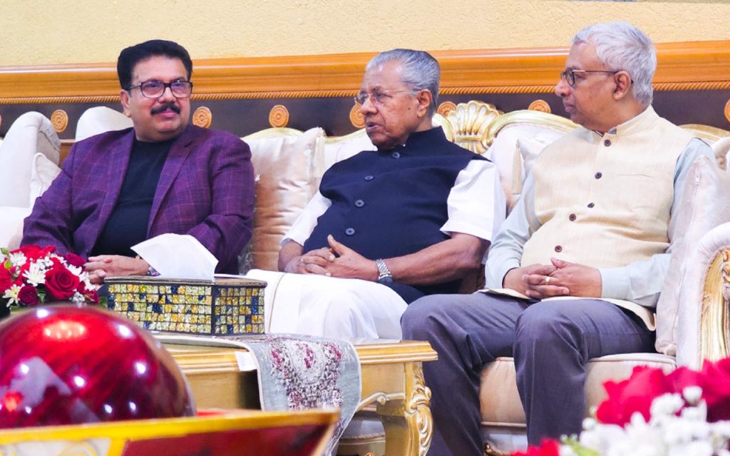 പ്രമുഖ വ്യവസായി ഡോ.വർഗീസ് കുര്യന്റെ അത്താഴവിരുന്നിൽ മുഖ്യമന്ത്രി പങ്കെടുത്തു