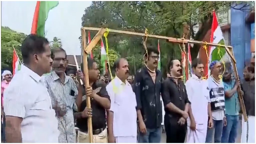 ടാർഗറ്റ് നിശ്ചയിച്ചുള്ള എസ്ഐആർ ജോലിയുടെ സമ്മർദം, ബിഎൽഒമാർ നേരിടുന്ന വെല്ലുവിളി; സംസ്ഥാന വ്യാപകമായി പണിമുടക്കി പ്രതിഷേധം