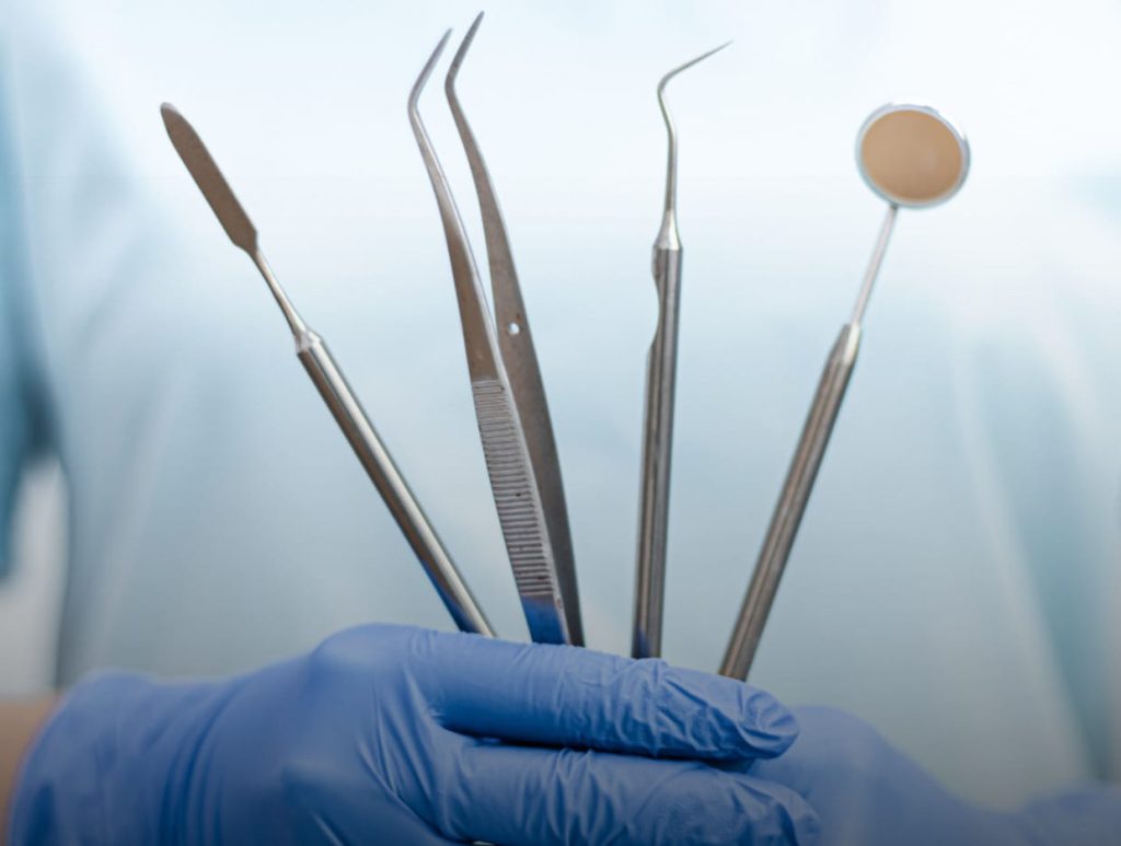 പരിശീലനം നേടിയ ഡെന്റിസ്റ്റുകള്ക്ക് സ്ഥിരം ജോലി ലഭ്യമാക്കണം: ബഹ്റൈന് പാര്ലമെന്റില് നിര്ദേശം