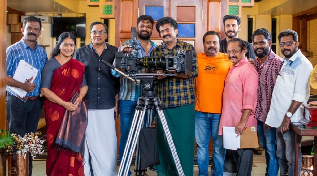 ഓസ്ട്രേലിയൻ മലയാള സിനിമയ്ക്ക് തുടക്കം കുറിച്ച ചരിത്ര ചിത്രം: ജോയ് കെ. മാത്യുവിന്റെ ഗോസ്റ്റ് പാരഡെയ്സ്27 ന് റിലീസ്ചെയ്യും.