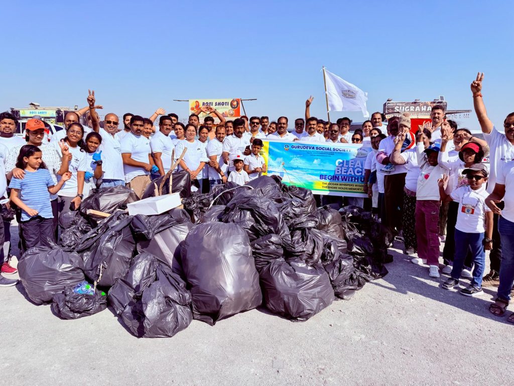 ഗുരുദേവ സോഷ്യൽ സൊസൈറ്റി ബീച്ച് ക്ലീനിങ് സംഘടിപ്പിച്ചു