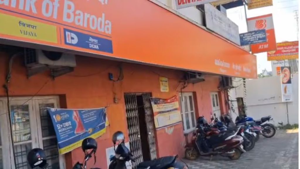 എഫ്ഡി മുഴുവന് പിൻവലിക്കണമെന്ന് വീട്ടമ്മ, സംശയം തോന്നിയ ബാങ്ക് ജീവനക്കാർ അക്കൗണ്ട് വിവരങ്ങൾ പരിശോധിച്ചു; സൈബർ തട്ടിപ്പ് പൊളിഞ്ഞു