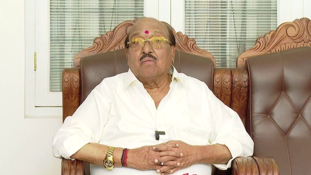 ‘വിളയാതെ ഞെളിയരുത്, ആര്യയ്ക്ക് ധാർഷ്ട്യവും അഹങ്കാരവും, പണ്ടത്തെ കാലമല്ല, നന്നായി പെരുമാറണം’; ആര്യക്കെതിരെ വെള്ളാപ്പള്ളി