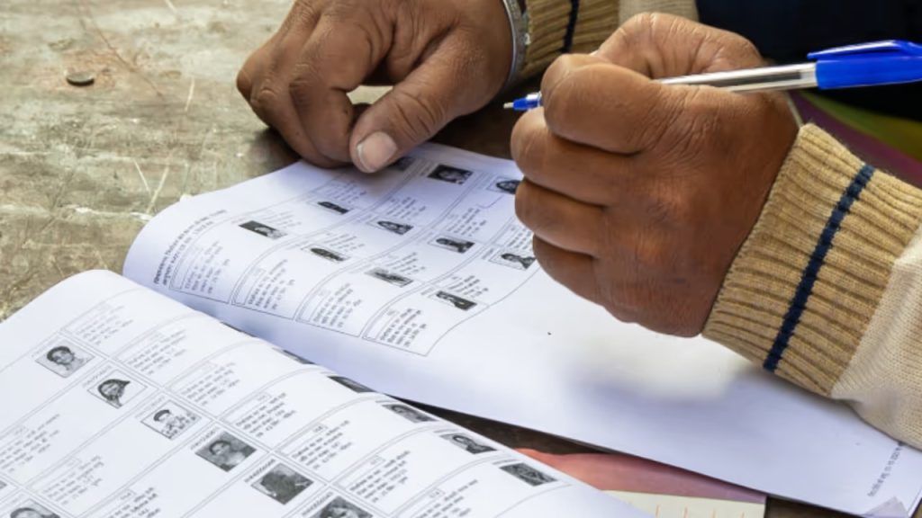 വിധിയെഴുത്തിനൊരുങ്ങി കേരളം; വോട്ട് ചെയ്യും മുൻപ് അറിഞ്ഞിരിക്കേണ്ട ചില കണക്കുകൾ, തെരഞ്ഞെടുപ്പ് ചൂടിൽ മുന്നണികളും സ്ഥാനാർത്ഥികളും